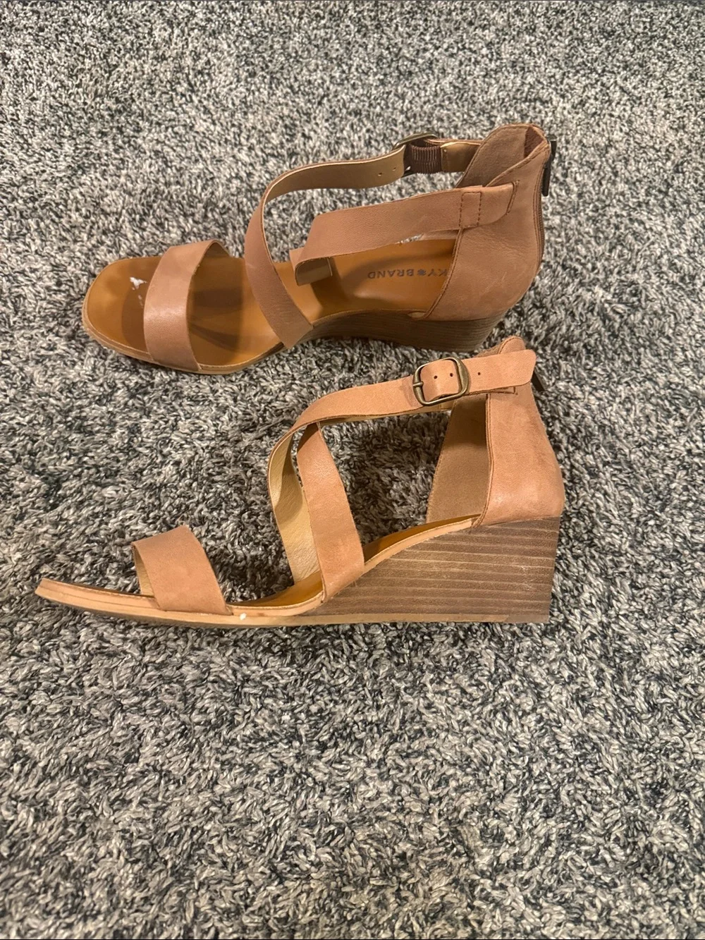 Lucky Brand Caisby Women’s 10 Tan Leather Strappy Wedge Sandals